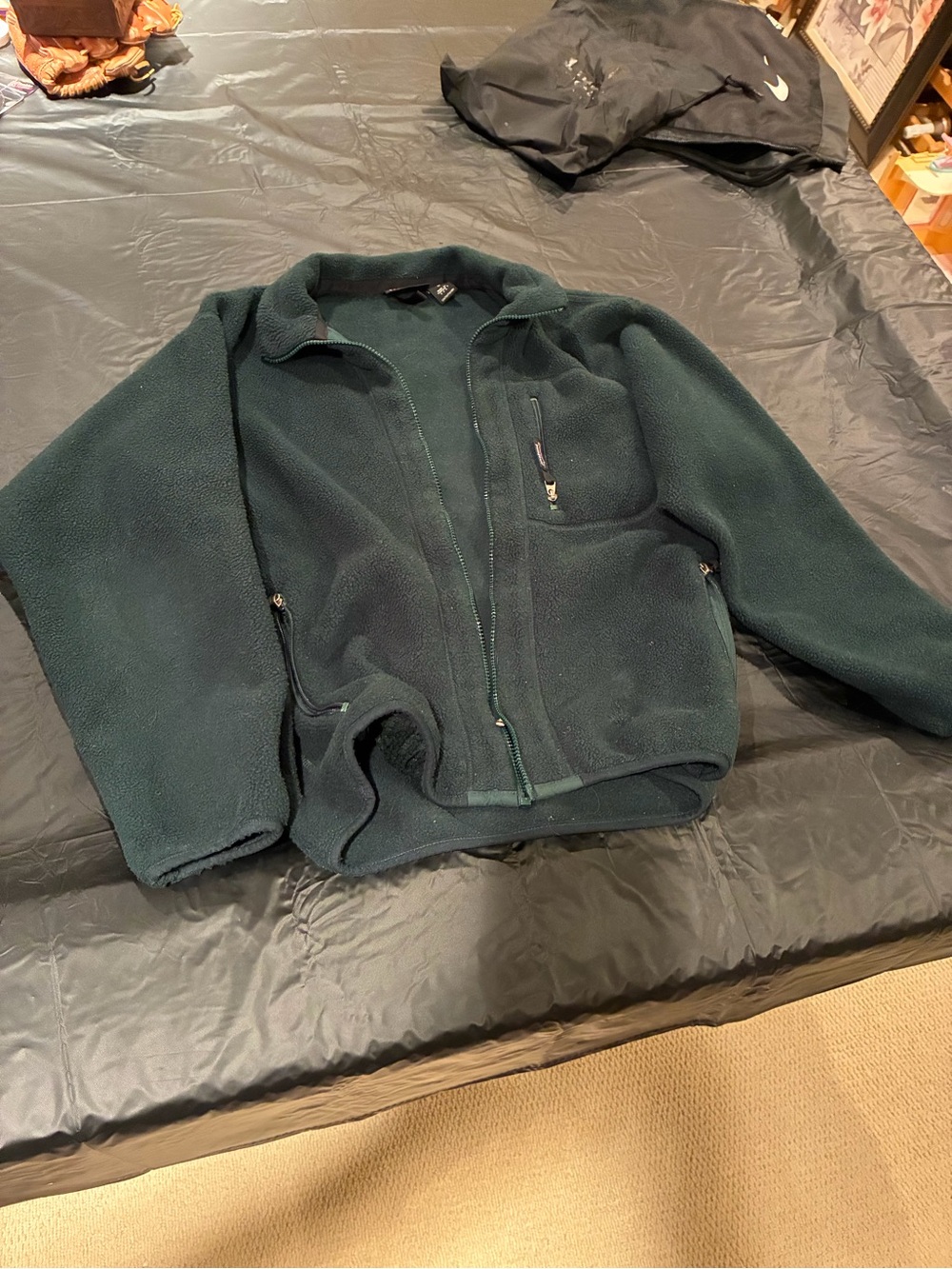 Patagonia Dark Green Lightweight Fleece Jacket